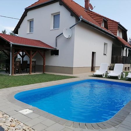 Villa Lili Apartments Balatonkeresztúr Buitenkant foto