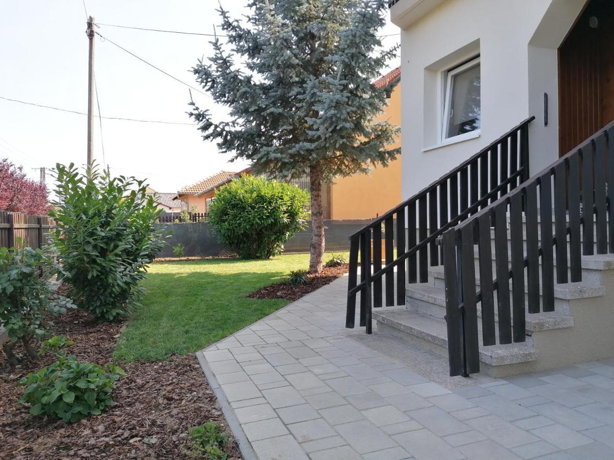 Villa Lili Apartments Balatonkeresztúr Buitenkant foto