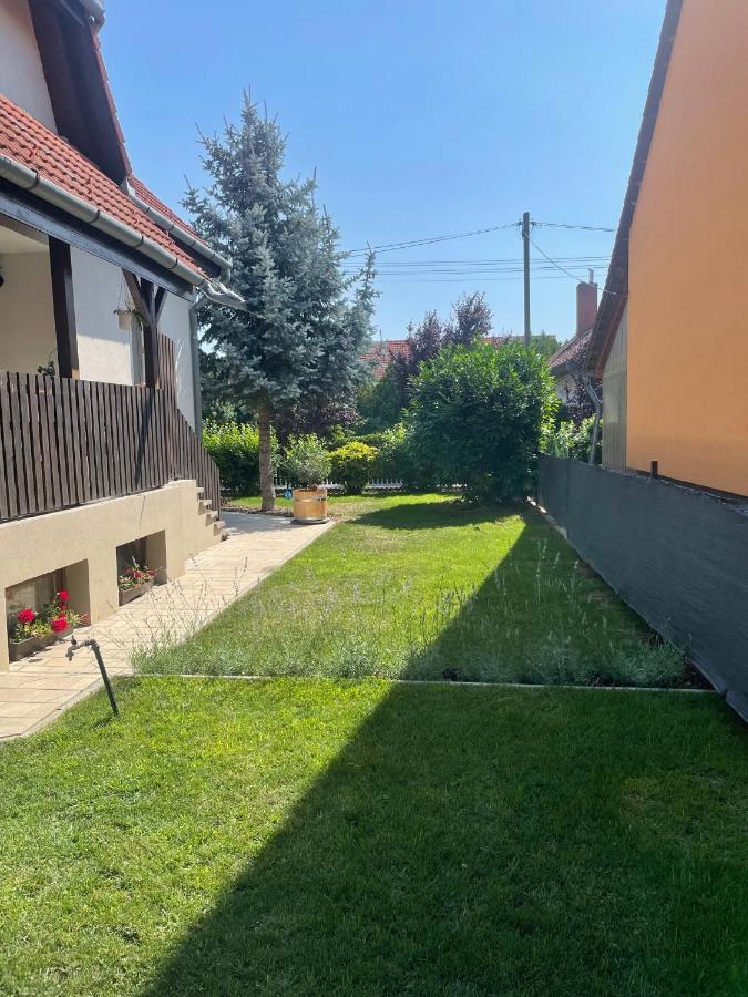 Villa Lili Apartments Balatonkeresztúr Buitenkant foto