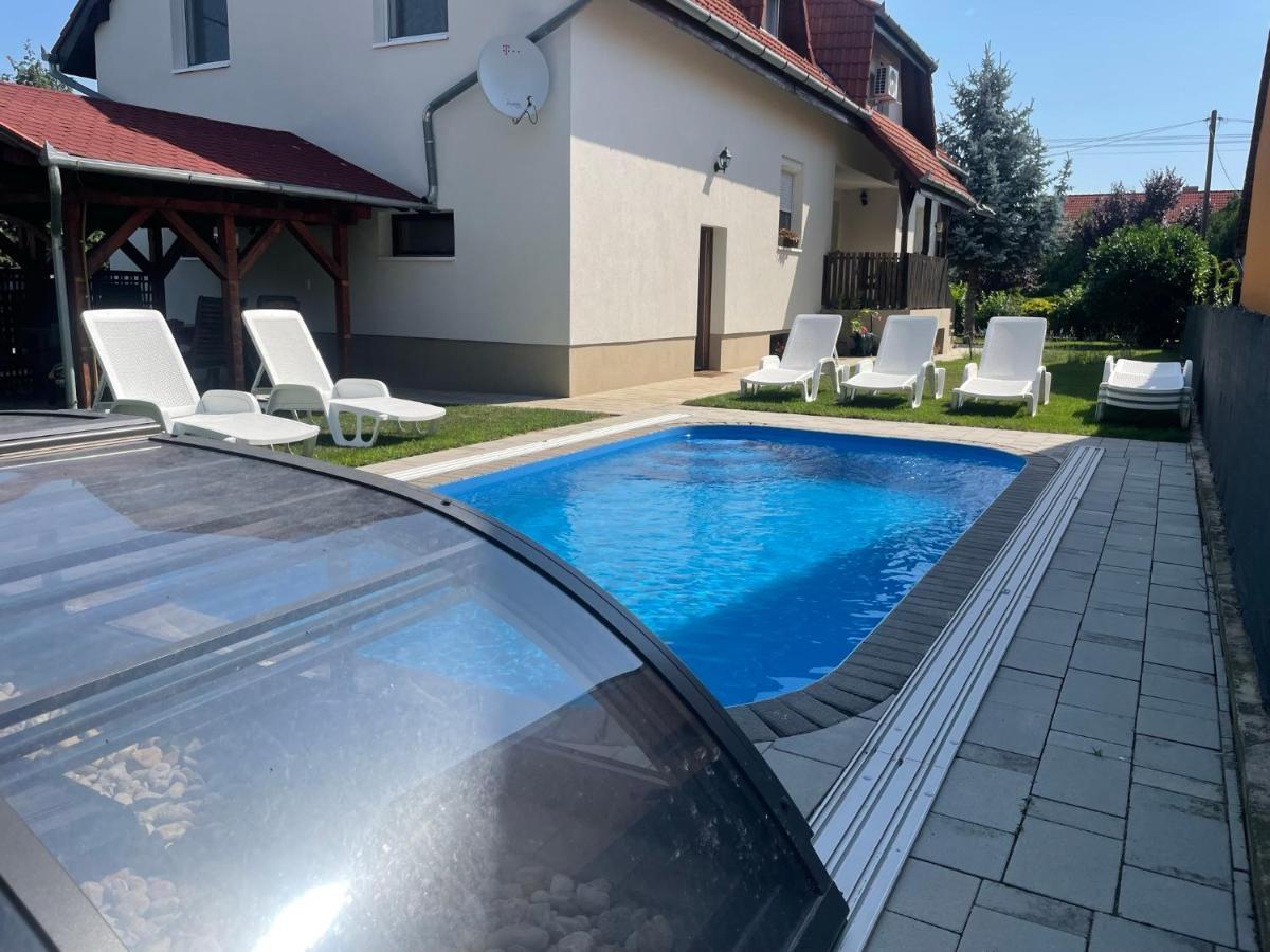 Villa Lili Apartments Balatonkeresztúr Buitenkant foto