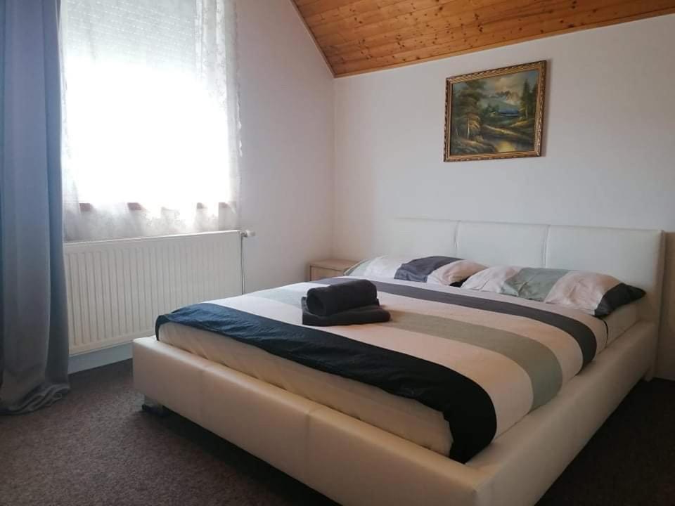 Villa Lili Apartments Balatonkeresztúr Buitenkant foto