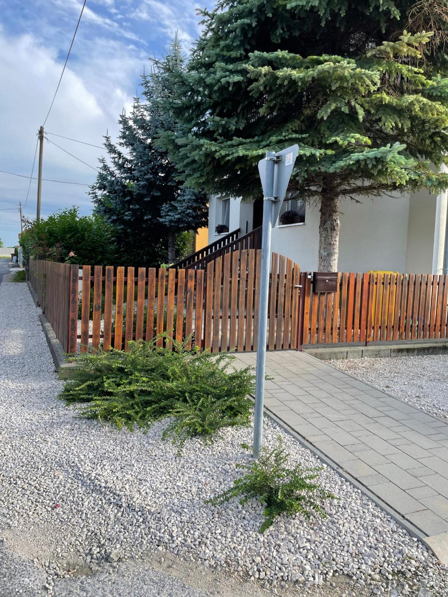 Villa Lili Apartments Balatonkeresztúr Buitenkant foto