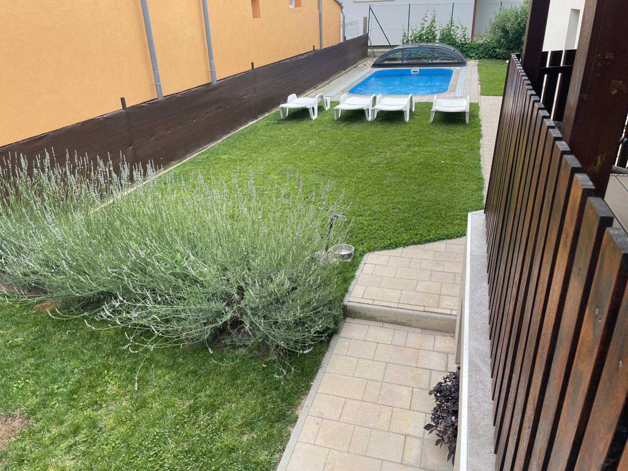 Villa Lili Apartments Balatonkeresztúr Buitenkant foto