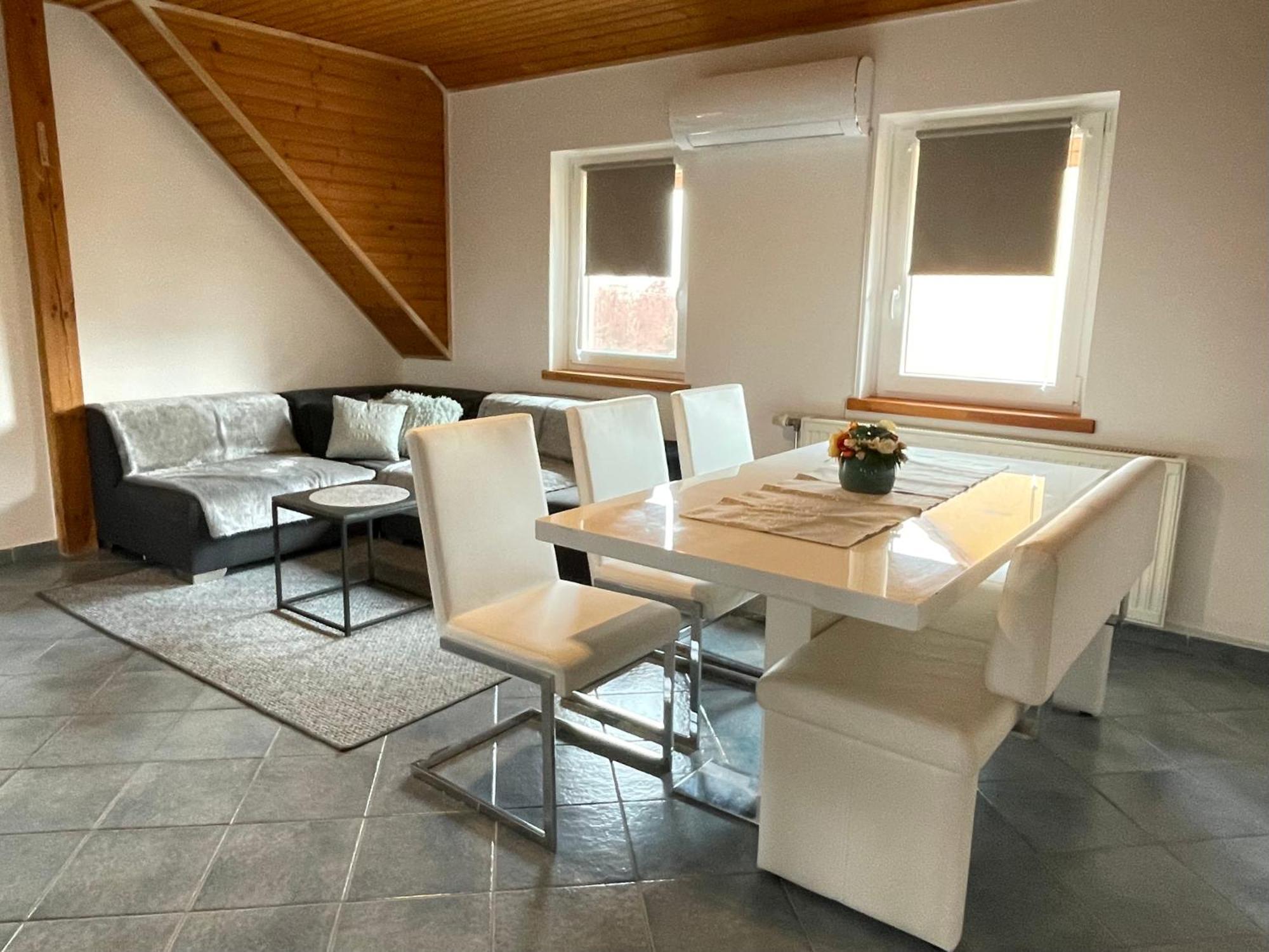 Villa Lili Apartments Balatonkeresztúr Buitenkant foto